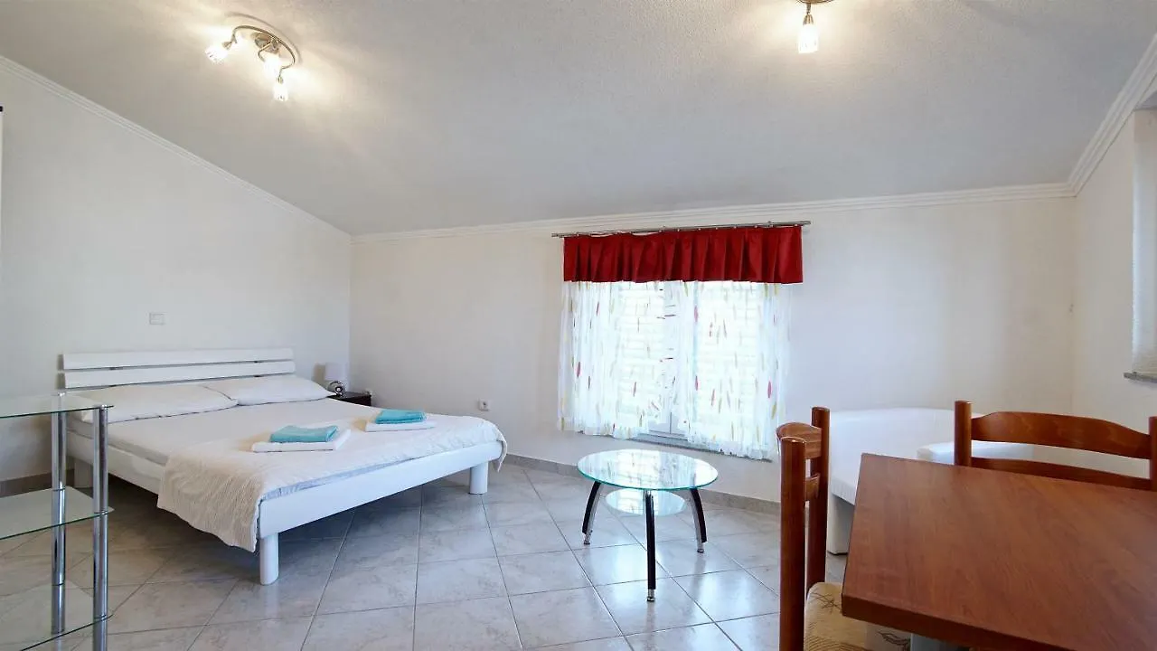 Apartments Luna-Mar Pag Town Croatia