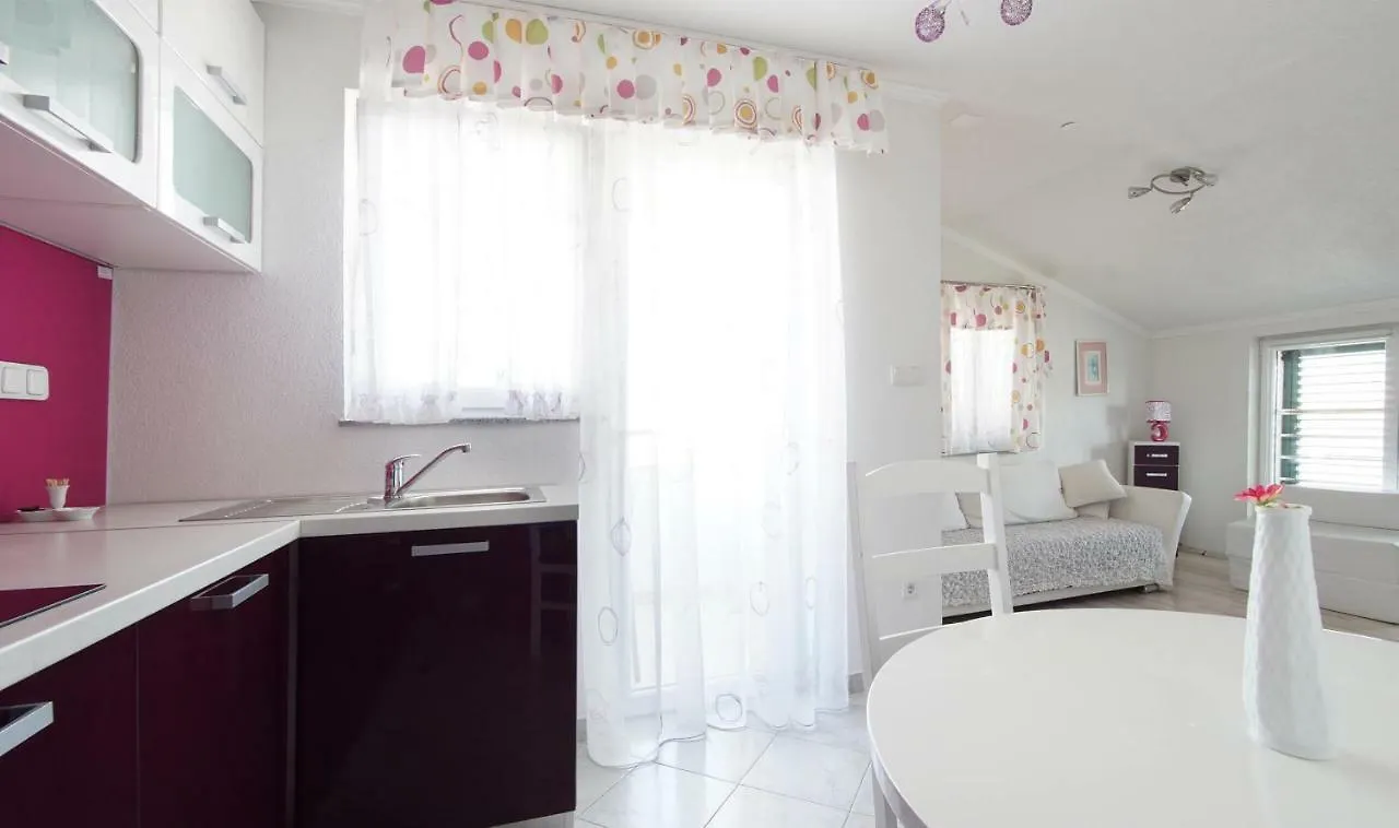Apartments Luna-Mar Pag Town